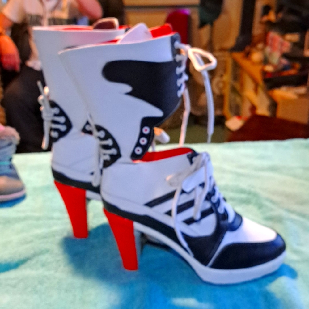 Harley Quinn boots